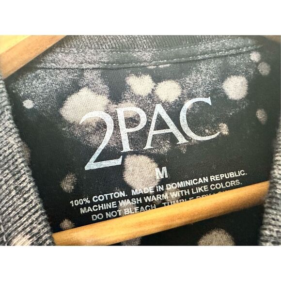 2Pac Tupac Shakur Gray and Beige Graphic Tee Size Medium New - Picture 3 of 5